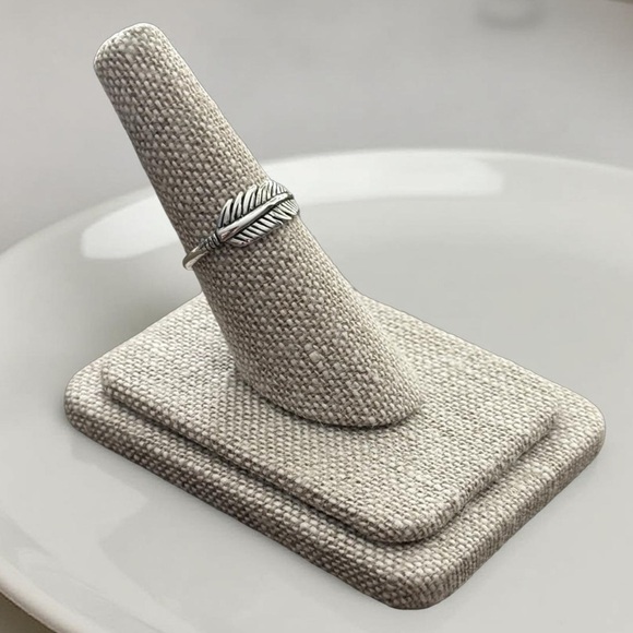 NWT 925 Sterling Silver Oxidized Feather Ring! Available in Sizes 5-10! NEW! - Picture 5 of 7